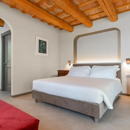 ゲストハウス La Donnella - Residenza Di Campagna