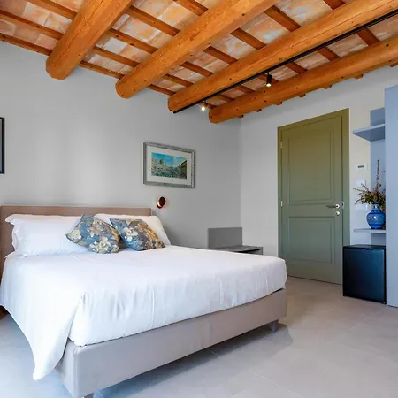 ゲストハウス La Donnella - Residenza Di Campagna