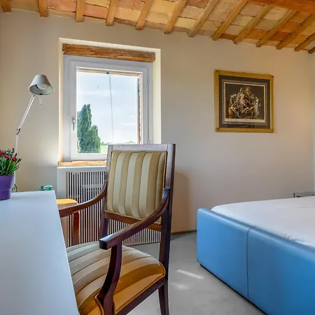 La Donnella - Residenza Di Campagna بيت ضيافة 3*